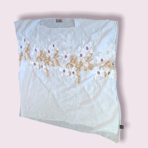 White Linen Coverup shirt/wrap - Picture 2 of 6